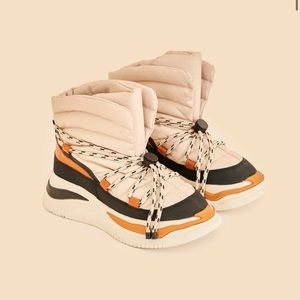 NWT Farm Rio Matelassé Puffy Boots, Size 8